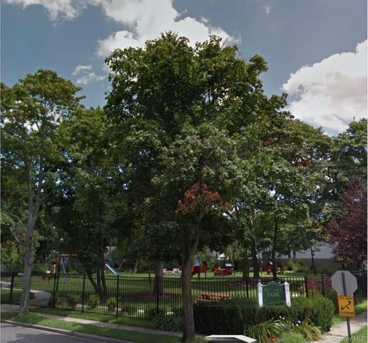 70 Staples Street, Farmingdale, NY 11735