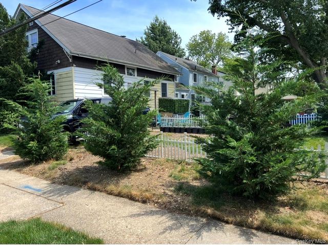70 Staples Street, Farmingdale, NY 11735