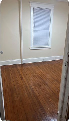 70 Staples Street, Farmingdale, NY 11735