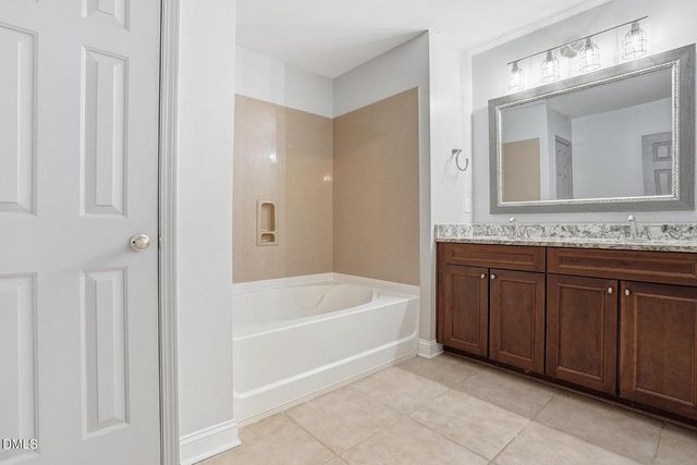 520 Camden Yards Way, Cary, NC 27519