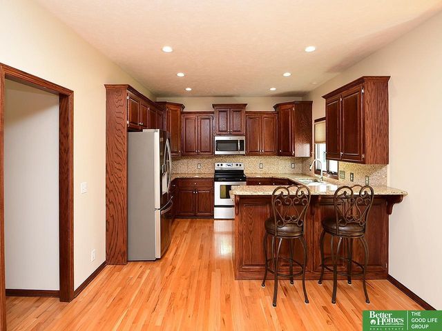 10418 Spyglass Drive, Omaha, NE 68136