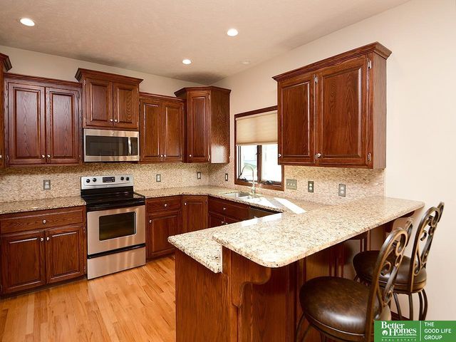 10418 Spyglass Drive, Omaha, NE 68136