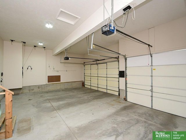 10418 Spyglass Drive, Omaha, NE 68136