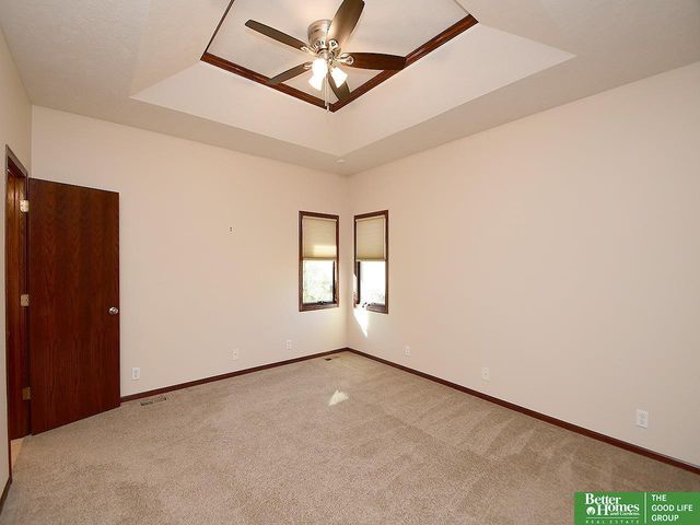 10418 Spyglass Drive, Omaha, NE 68136