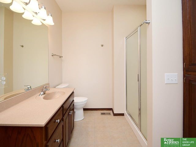 10418 Spyglass Drive, Omaha, NE 68136