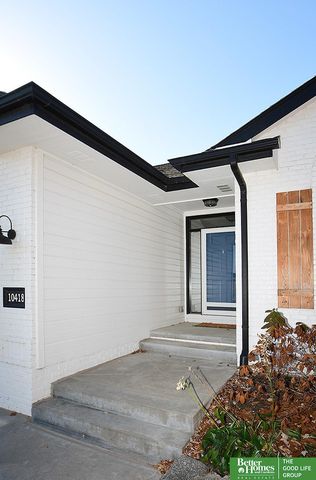 10418 Spyglass Drive, Omaha, NE 68136