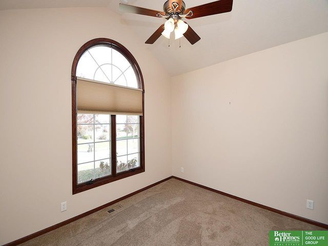 10418 Spyglass Drive, Omaha, NE 68136