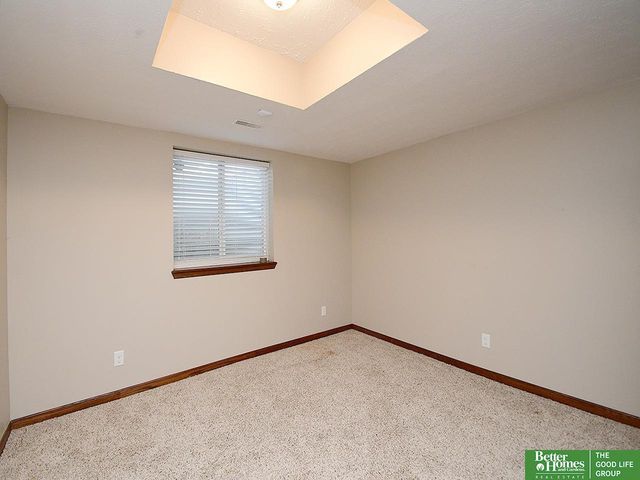 10418 Spyglass Drive, Omaha, NE 68136