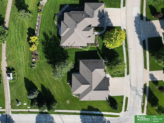 10418 Spyglass Drive, Omaha, NE 68136