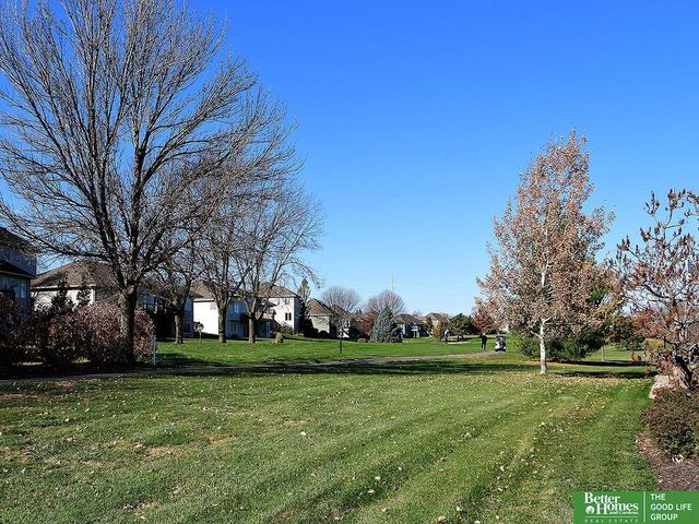 10418 Spyglass Drive, Omaha, NE 68136
