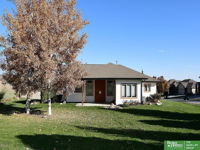10418 Spyglass Drive, Omaha, NE 68136