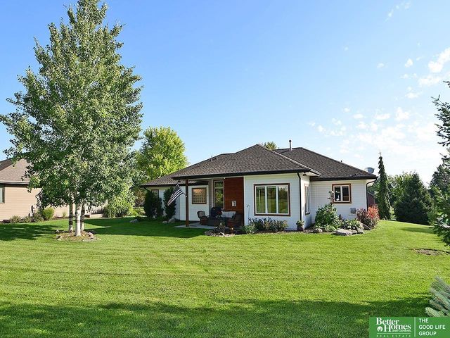 10418 Spyglass Drive, Omaha, NE 68136