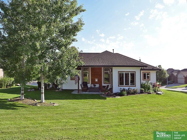 10418 Spyglass Drive, Omaha, NE 68136