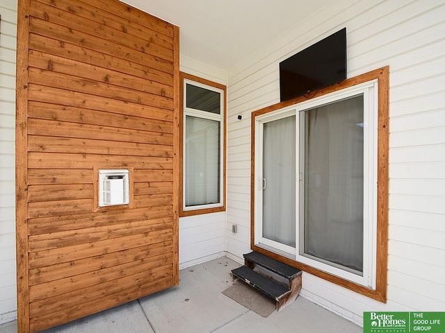 10418 Spyglass Drive, Omaha, NE 68136