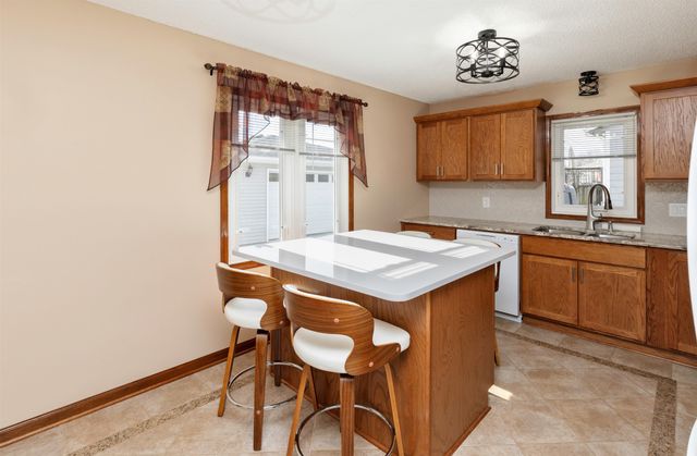 315 10th Avenue NW, Altoona, IA 50009