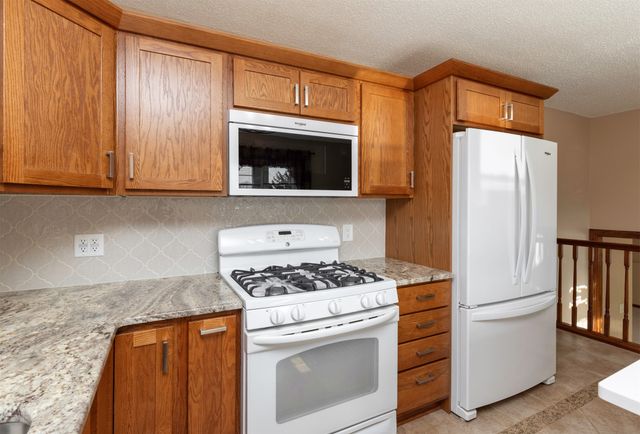 315 10th Avenue NW, Altoona, IA 50009