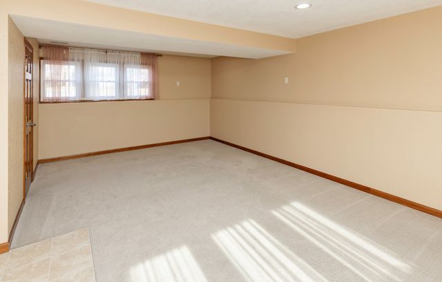 315 10th Avenue NW, Altoona, IA 50009