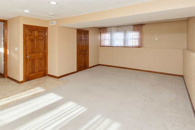 315 10th Avenue NW, Altoona, IA 50009