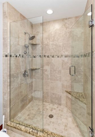 315 10th Avenue NW, Altoona, IA 50009