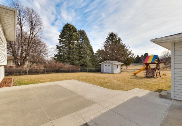 315 10th Avenue NW, Altoona, IA 50009