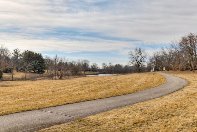 315 10th Avenue NW, Altoona, IA 50009