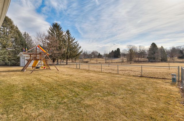 315 10th Avenue NW, Altoona, IA 50009