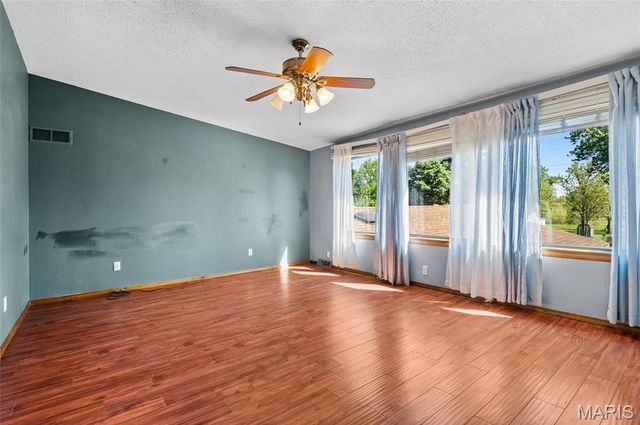 38 W Woodland Drive, East Alton, IL 62024