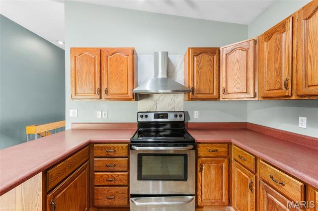 38 W Woodland Drive, East Alton, IL 62024