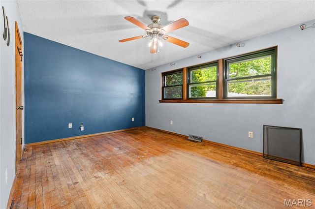 38 W Woodland Drive, East Alton, IL 62024