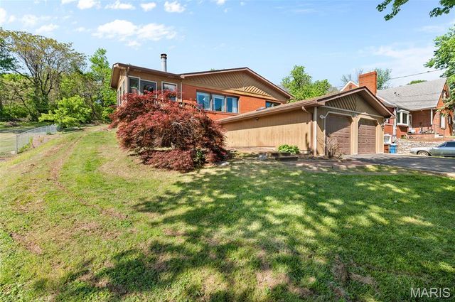 38 W Woodland Drive, East Alton, IL 62024