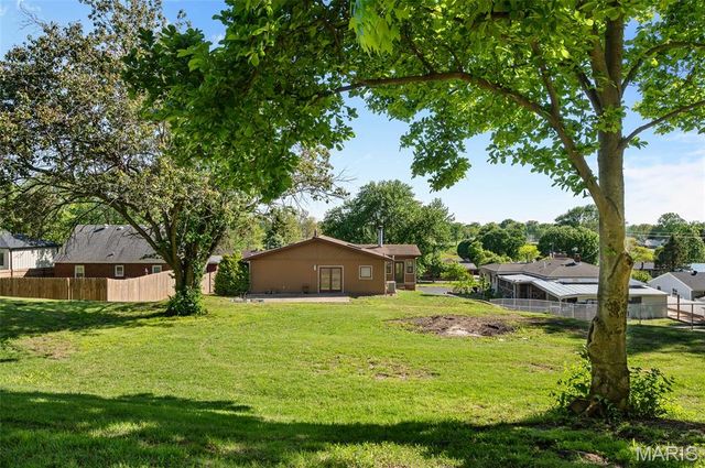 38 W Woodland Drive, East Alton, IL 62024