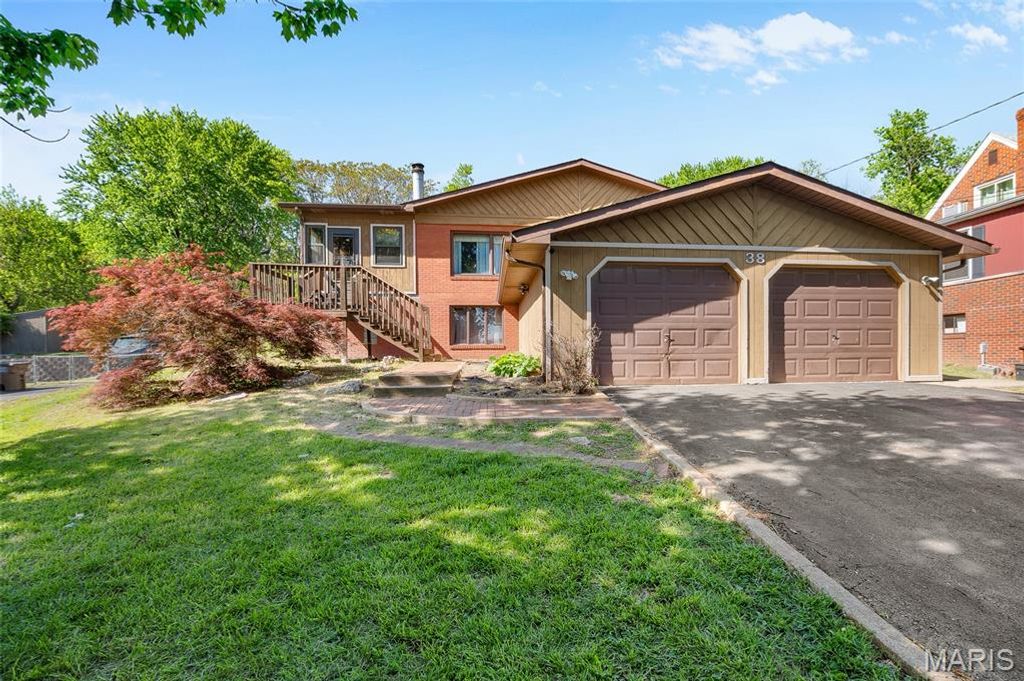 38 W Woodland Drive, East Alton, IL 62024