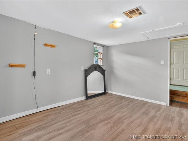 406 W Ironman Avenue, Nowata, OK 74048