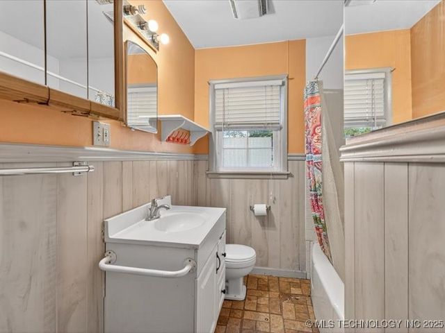 406 W Ironman Avenue, Nowata, OK 74048