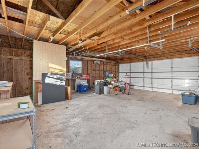 406 W Ironman Avenue, Nowata, OK 74048