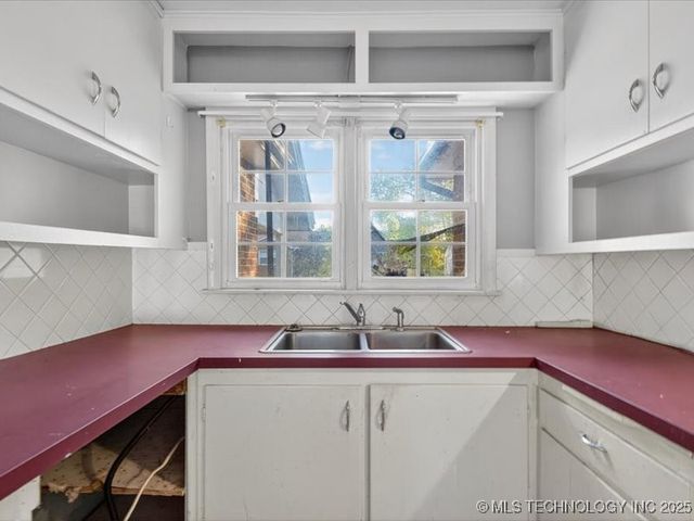 406 W Ironman Avenue, Nowata, OK 74048