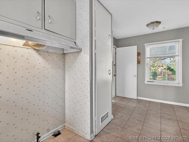 406 W Ironman Avenue, Nowata, OK 74048