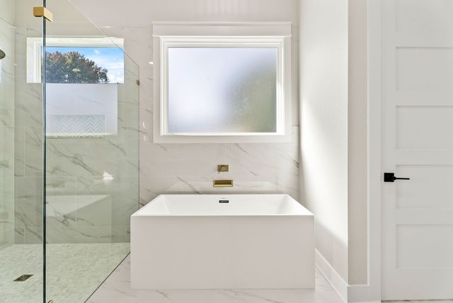 22405 Blue Water, Chandler, TX 75758