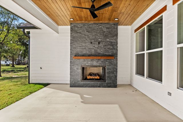 22405 Blue Water, Chandler, TX 75758