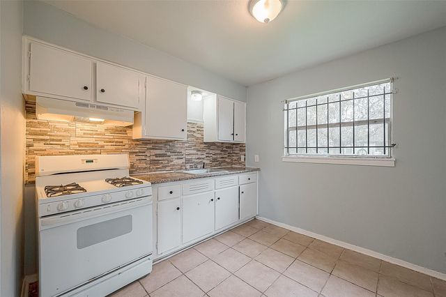 9302 Fairland Drive, Houston, TX 77051