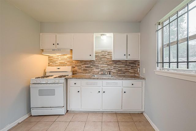 9302 Fairland Drive, Houston, TX 77051