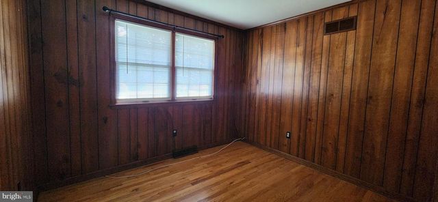 30 TISCHER DR, Dover, DE 19901