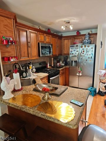 353 Adams St, Newark City, NJ 07105