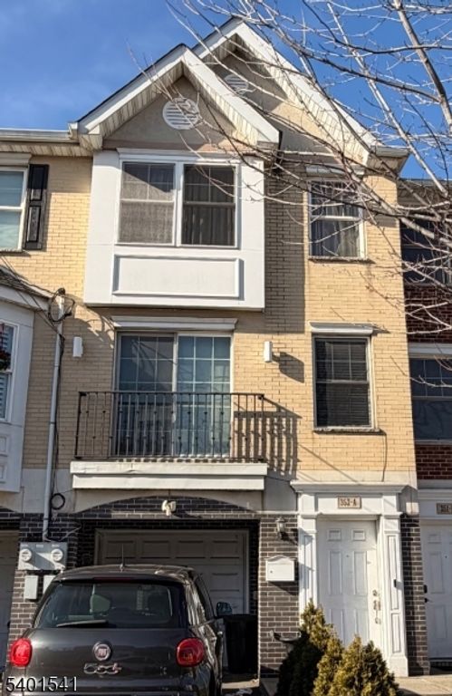 353 Adams St, Newark City, NJ 07105