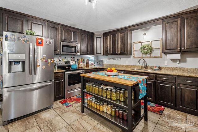 1998 Sid Hayes Rd, Jay, FL 32565
