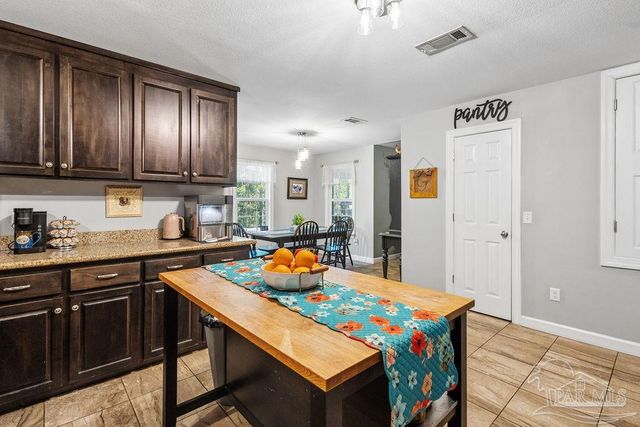 1998 Sid Hayes Rd, Jay, FL 32565