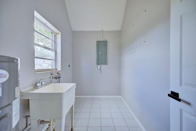 2551 N AVON BOULEVARD, Avon Park, FL 33825