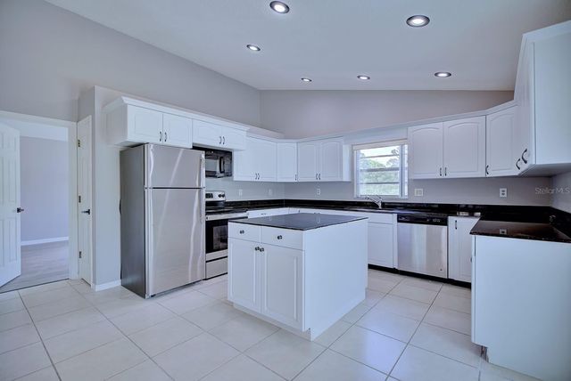 2551 N AVON BOULEVARD, Avon Park, FL 33825