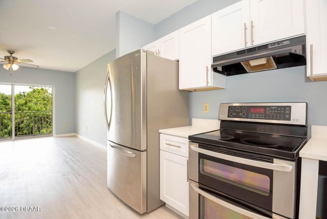 946 15th St Apt 202, Holly Hill, FL 32117