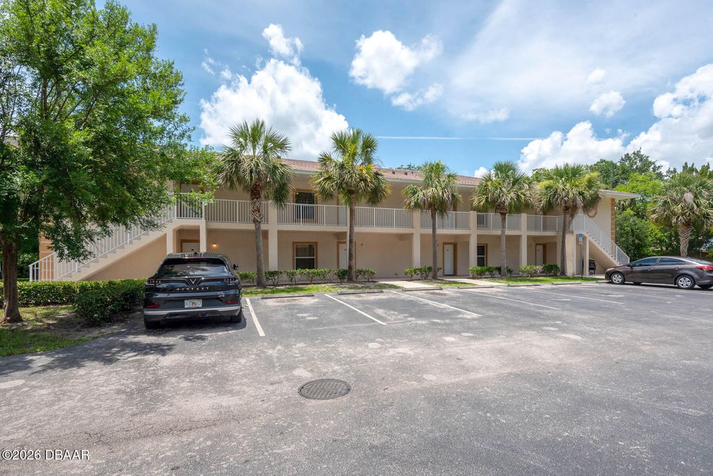 946 15th St Apt 202, Holly Hill, FL 32117